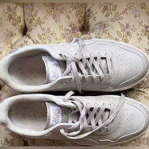 Asics Women's Light Gray Sneakers